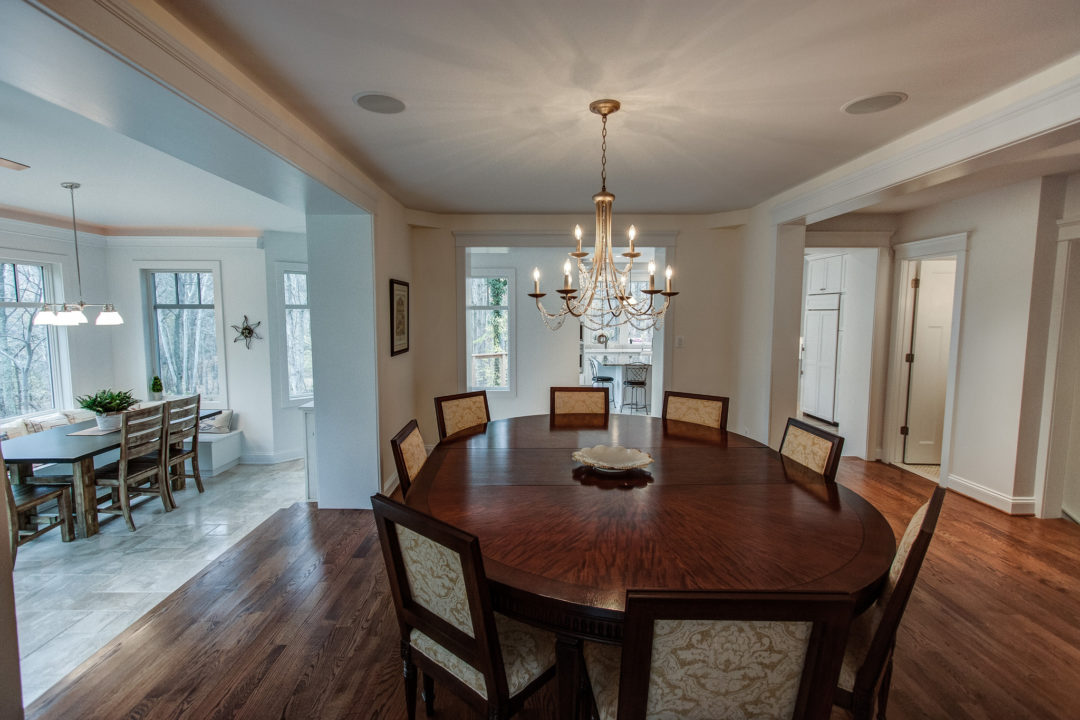 formal dining room to kitchen & morning room